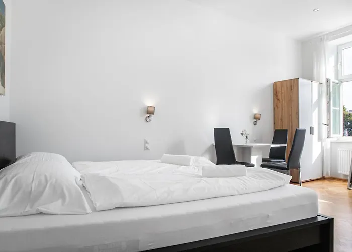 Spacious 7br Near Hauptbahnhof شقة