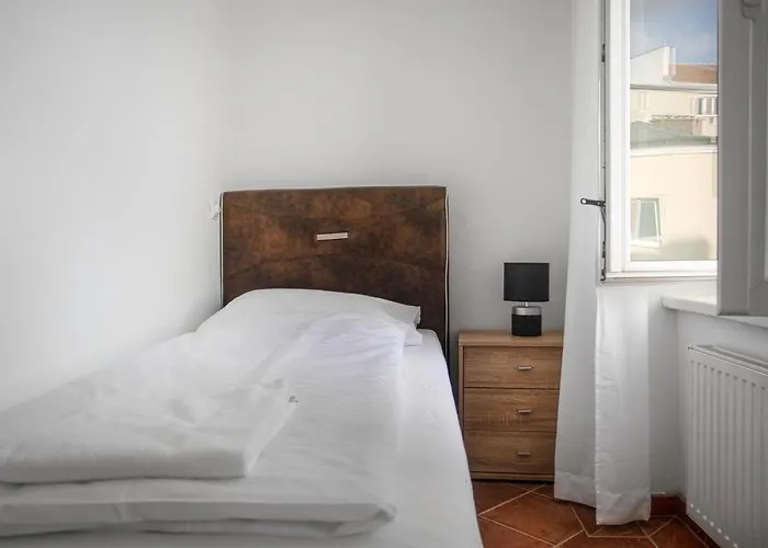 Spacious 7br Near Hauptbahnhof Apartment