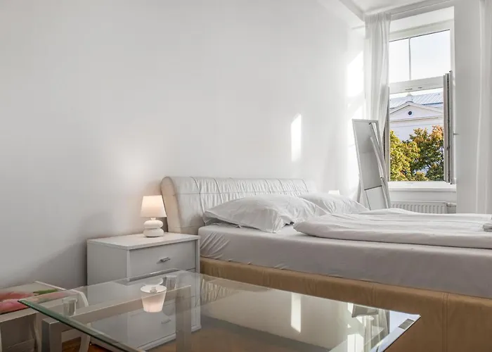 Spacious 7br Near Hauptbahnhof