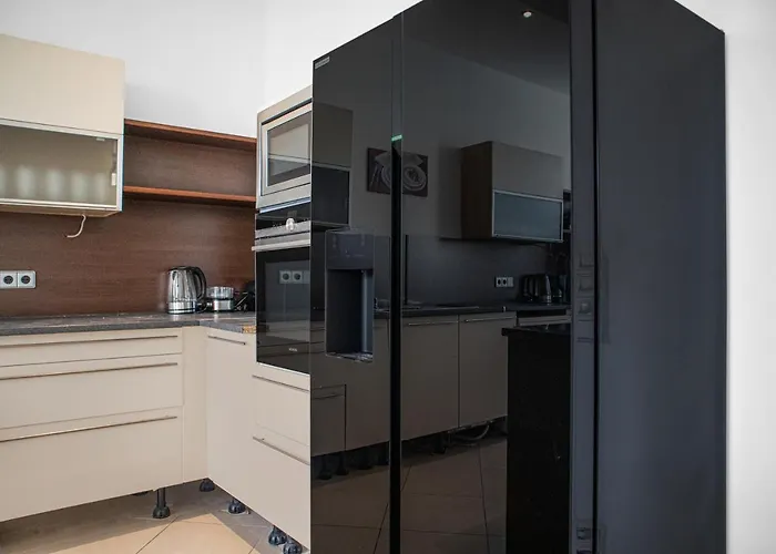 Spacious 7br Near Hauptbahnhof فيينا