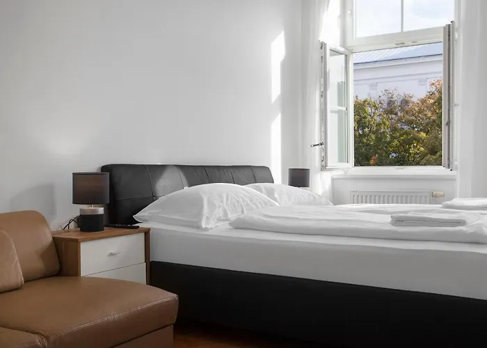 Spacious 7br Near Hauptbahnhof