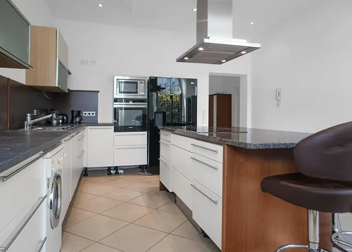 Spacious 7br Near Hauptbahnhof *
