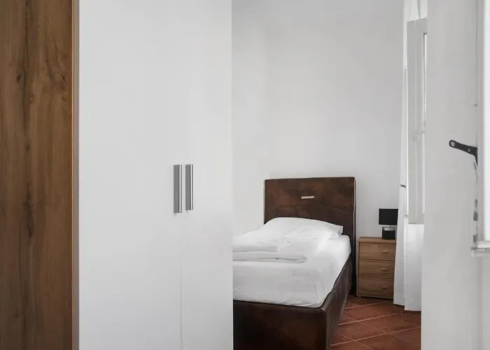 Spacious 7br Near Hauptbahnhof شقة