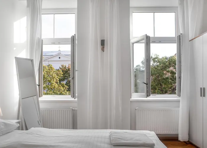 Spacious 7br Near Hauptbahnhof شقة فيينا