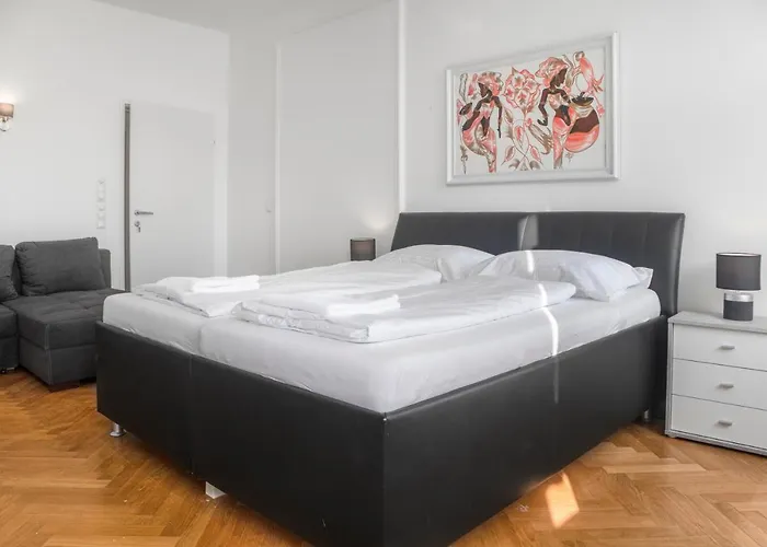 Spacious 7br Near Hauptbahnhof شقة فيينا