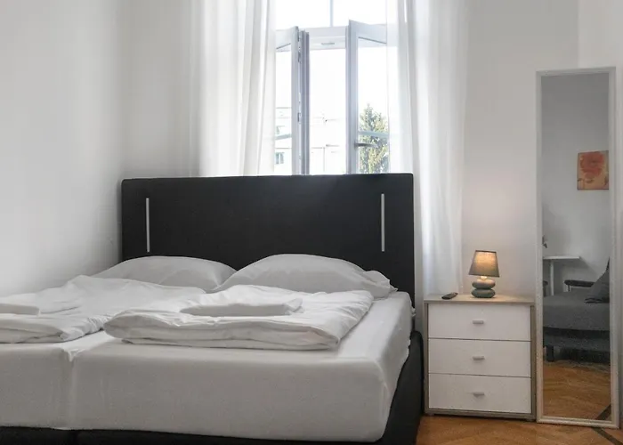 Spacious 7br Near Hauptbahnhof فيينا